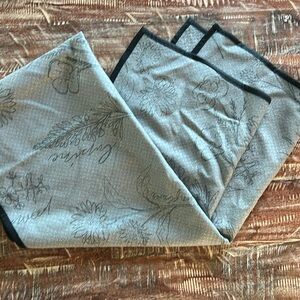 Geometry hot yoga towel